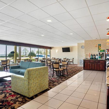 Quality Inn & Suites Near Lake Eufaula Buitenkant foto