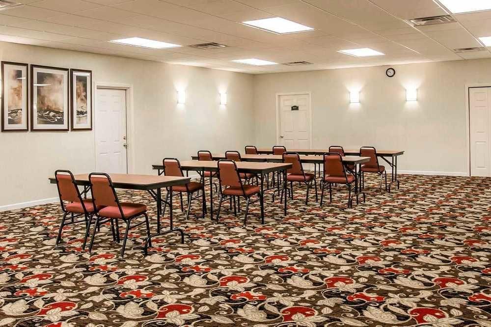 Quality Inn & Suites Near Lake Eufaula Buitenkant foto
