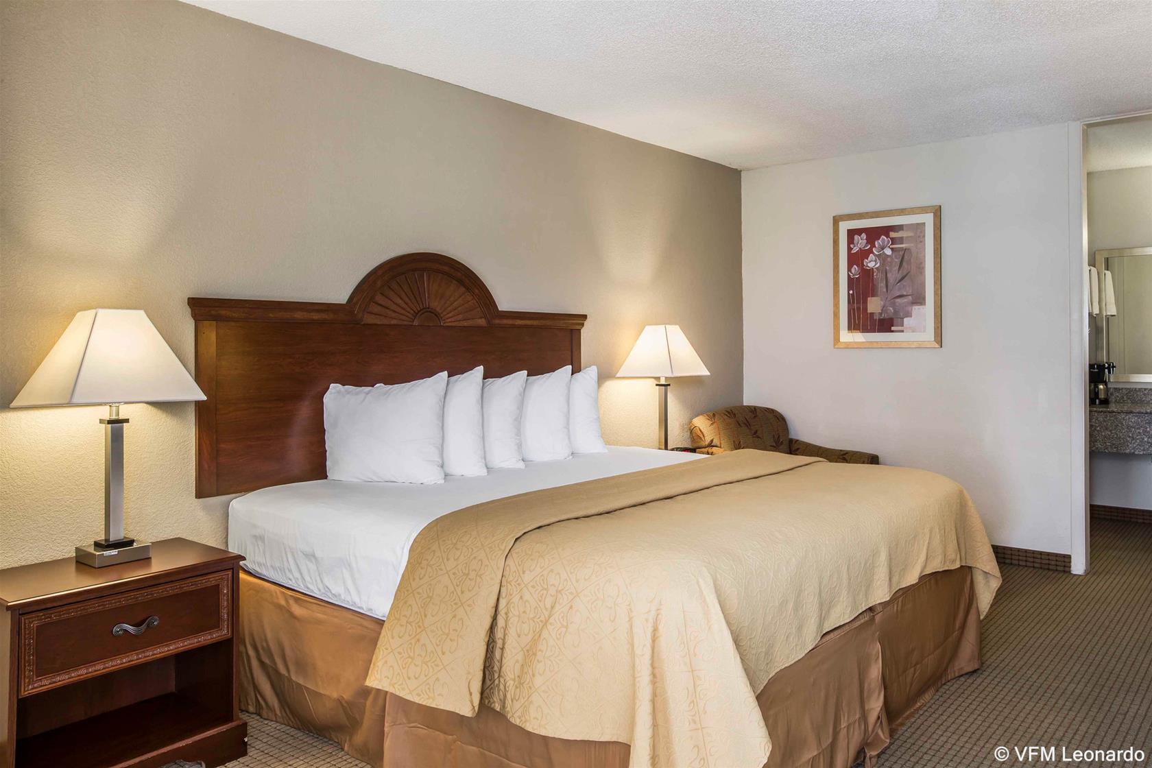 Quality Inn & Suites Near Lake Eufaula Buitenkant foto