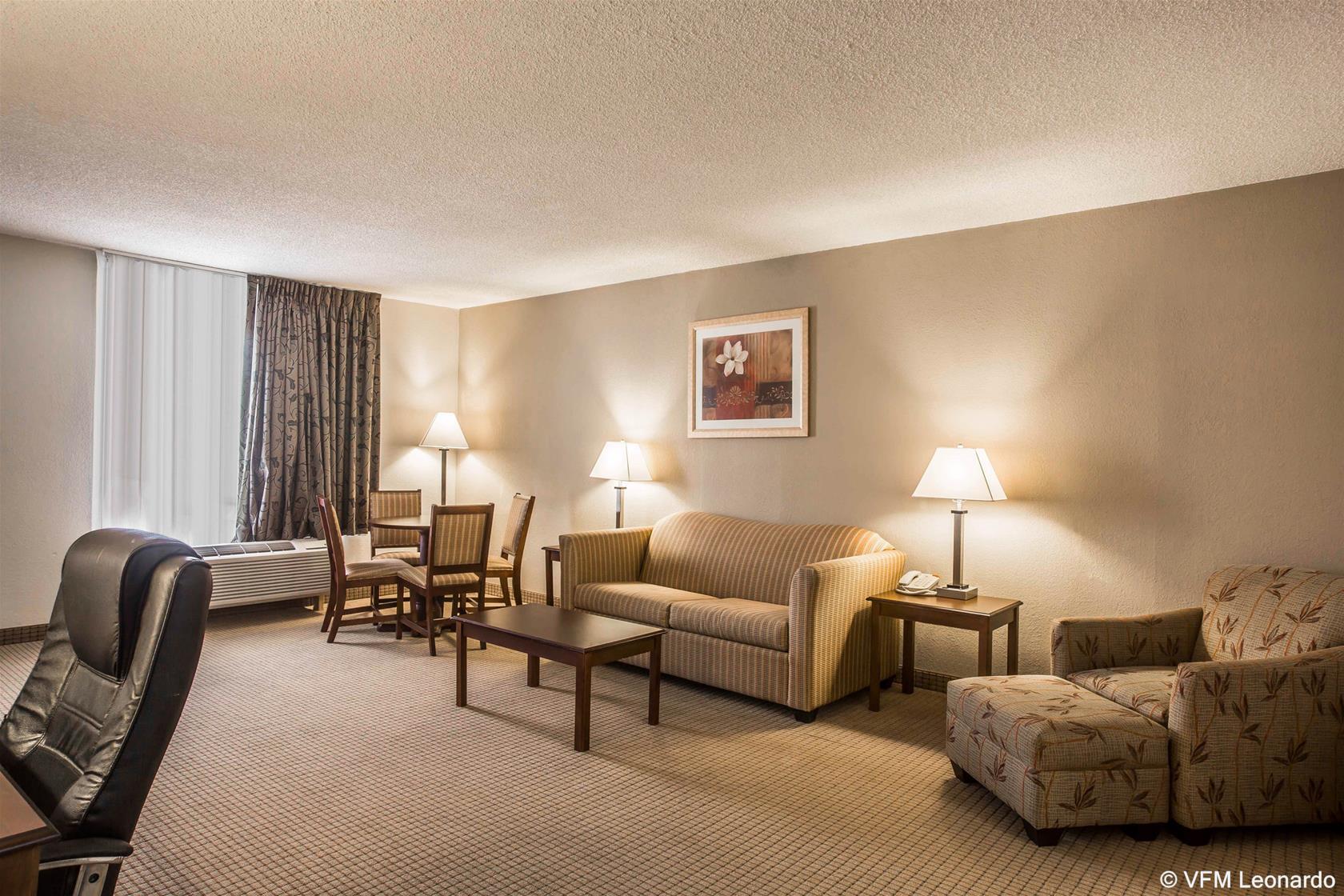 Quality Inn & Suites Near Lake Eufaula Buitenkant foto