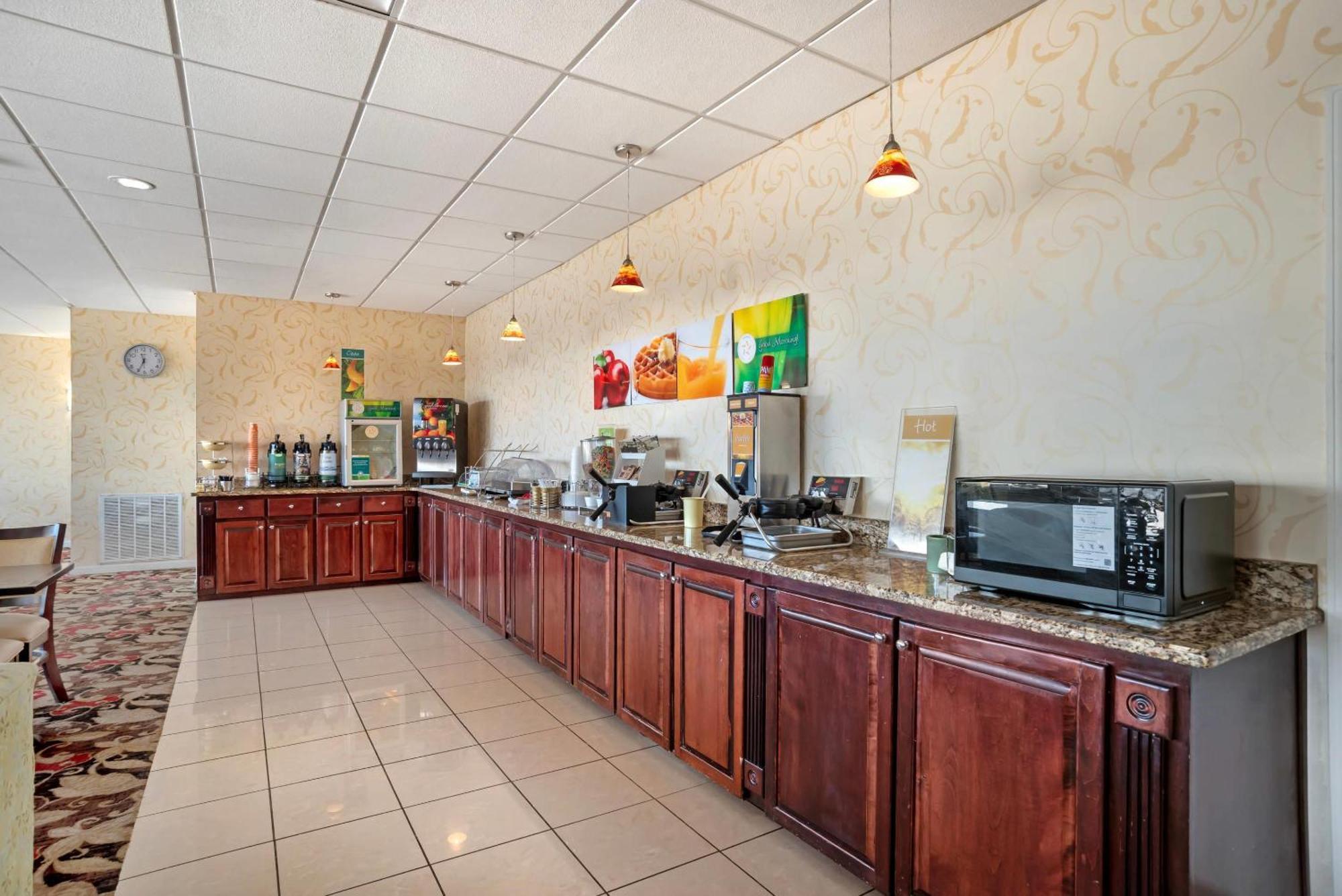 Quality Inn & Suites Near Lake Eufaula Buitenkant foto