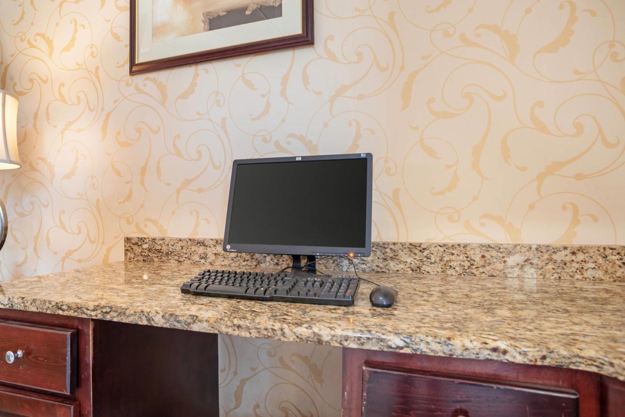 Quality Inn & Suites Near Lake Eufaula Buitenkant foto
