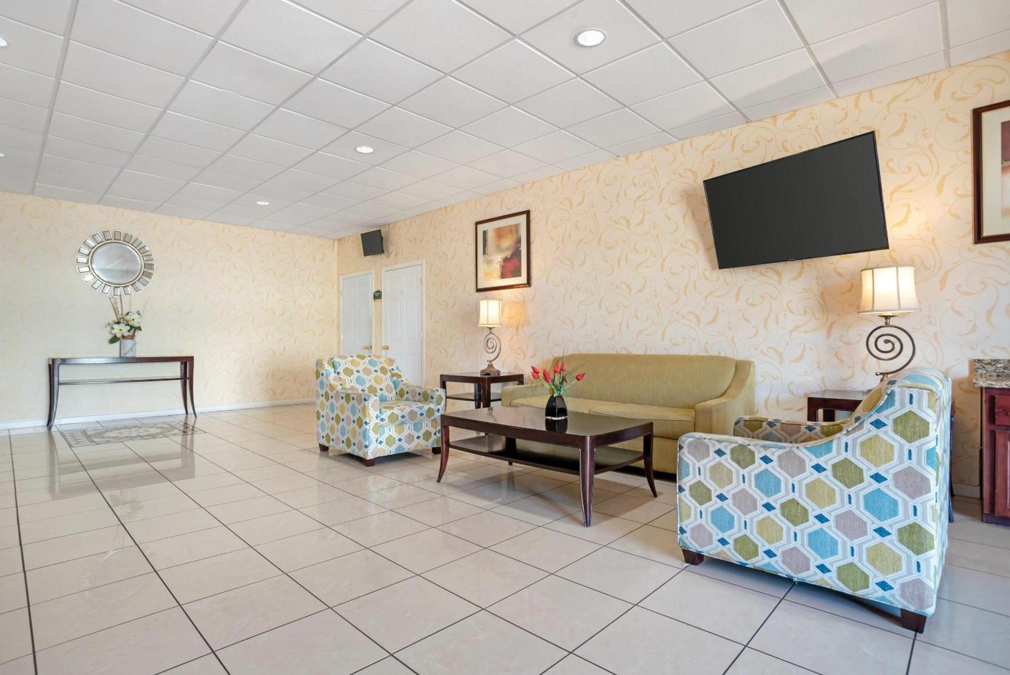Quality Inn & Suites Near Lake Eufaula Buitenkant foto